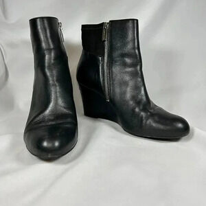 Michael Kors Size 8M Black Leather Wedge Ankle Boots Side Zipper